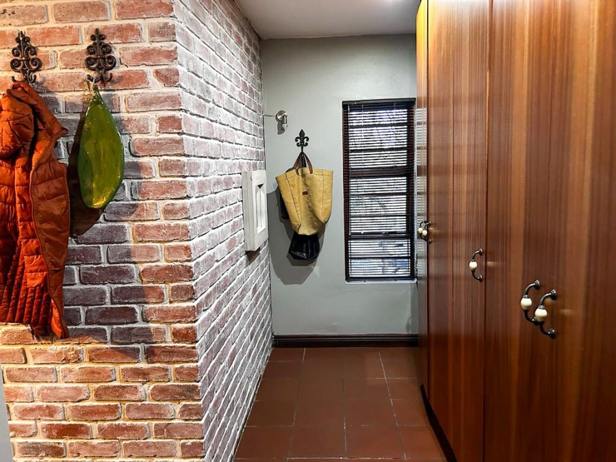 4 Bedroom Property for Sale in Parys Free State